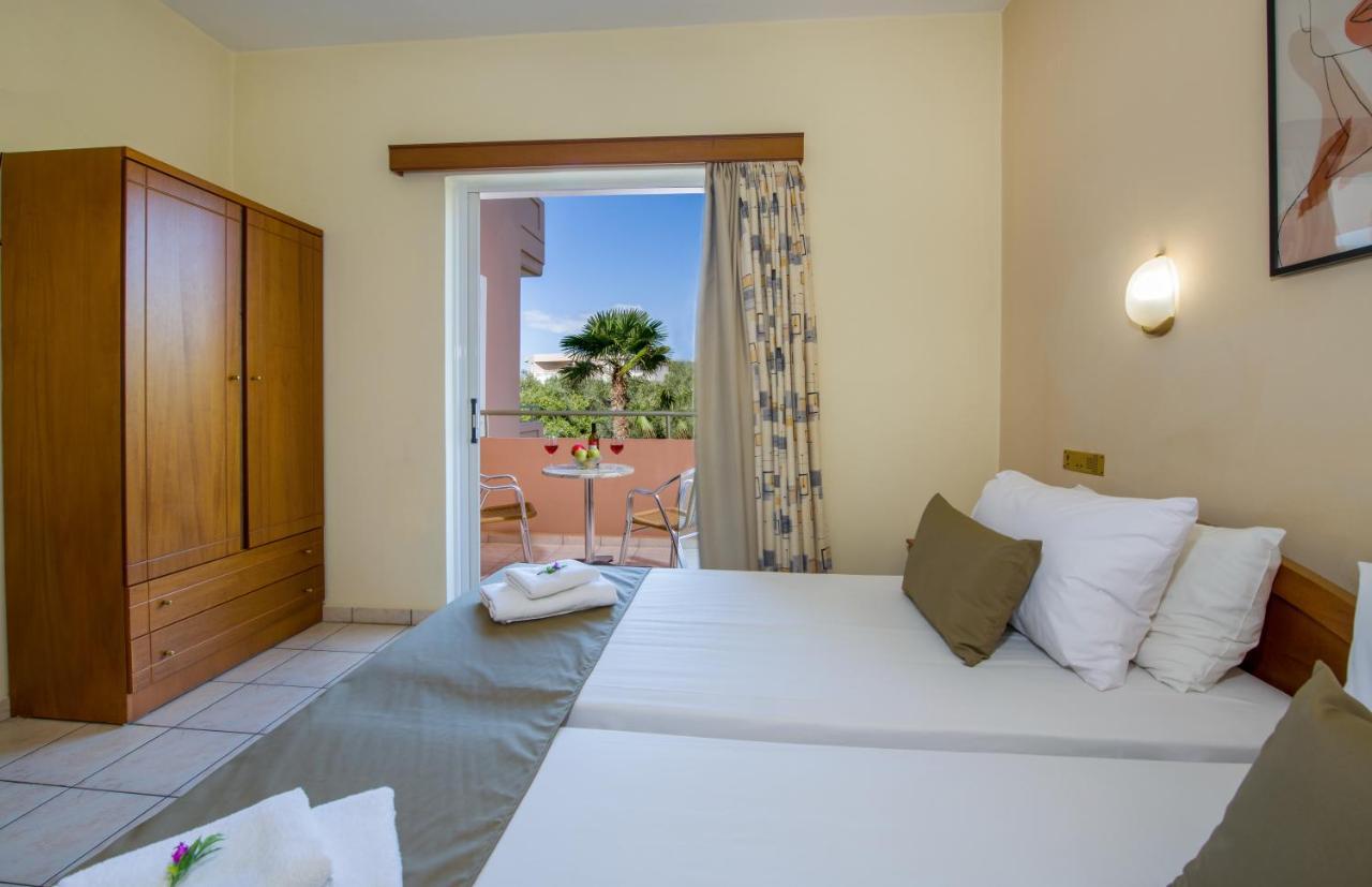 Dias Hotel Apartments Agia Marina Eksteriør billede