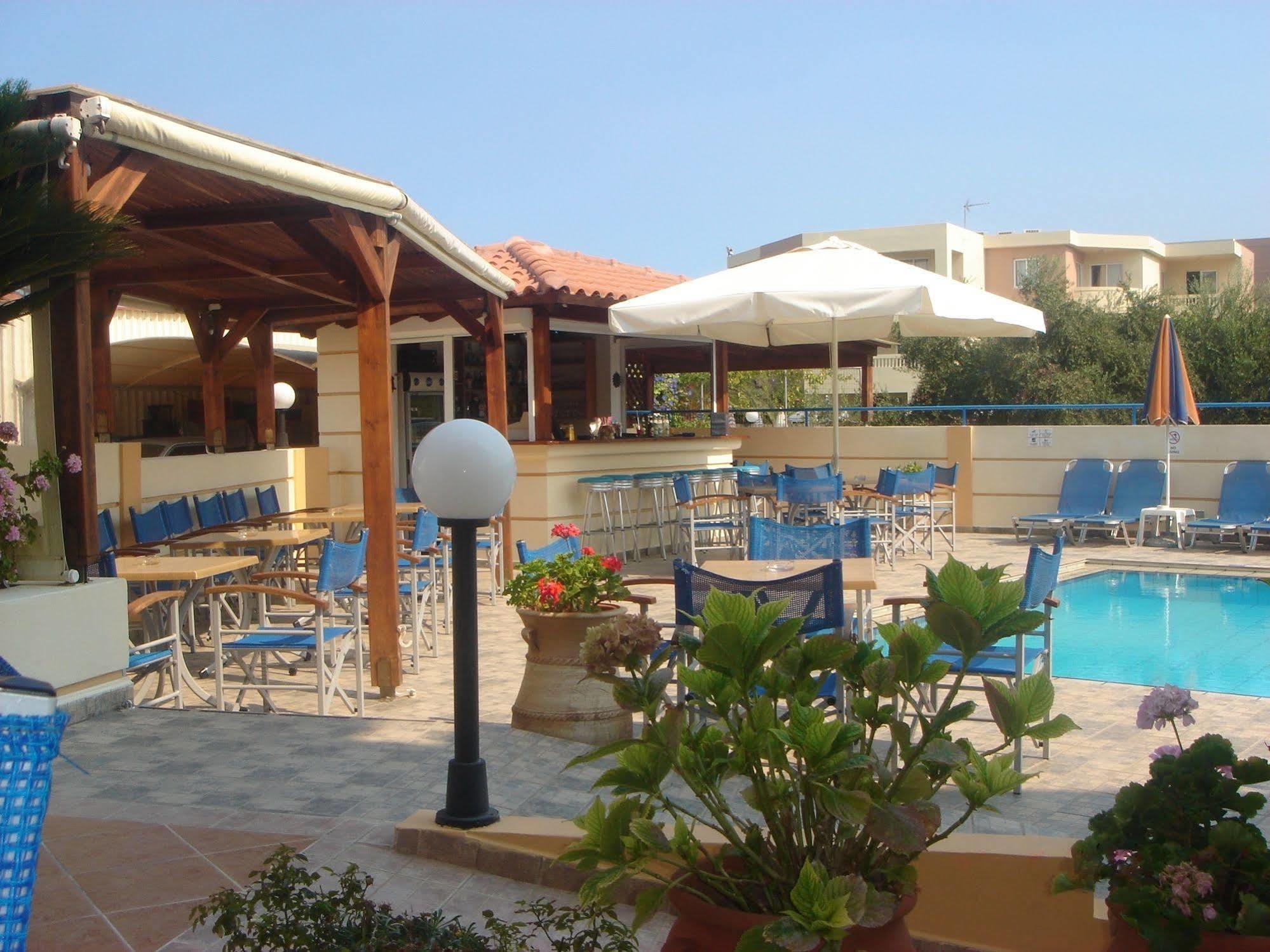 Dias Hotel Apartments Agia Marina Eksteriør billede
