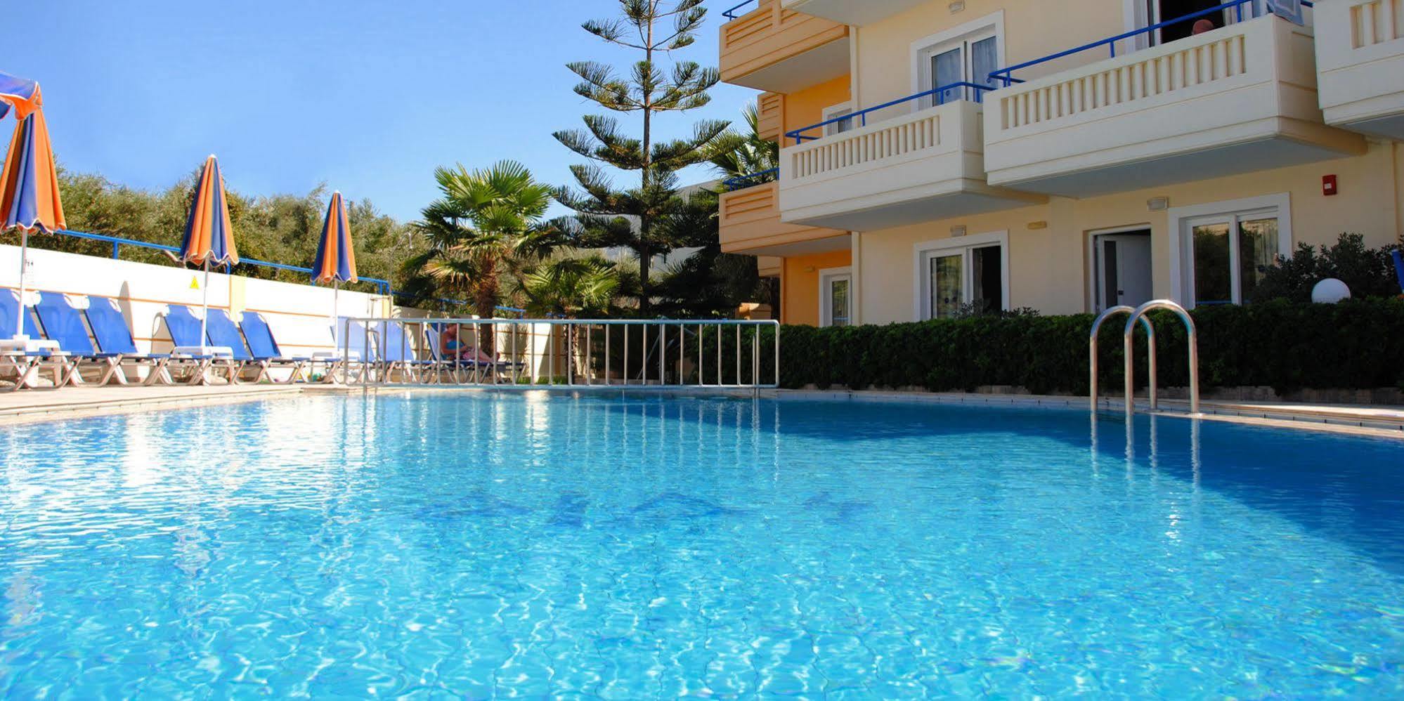 Dias Hotel Apartments Agia Marina Eksteriør billede